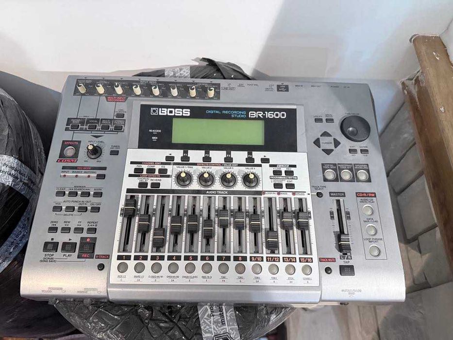 Boss Digital recording studio br1600