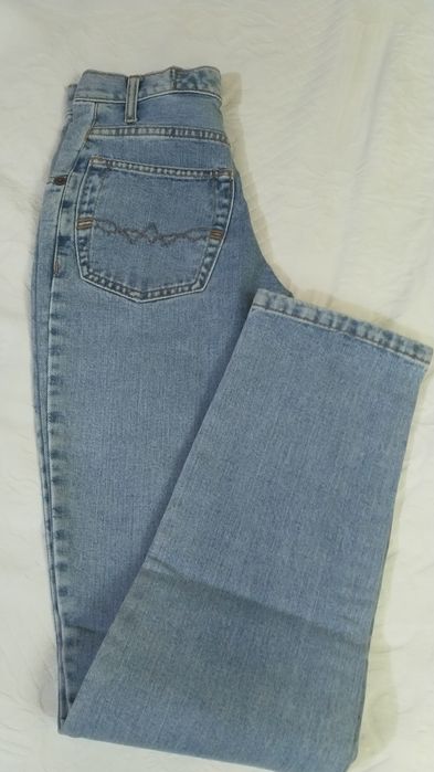 Calça feminina ganga.