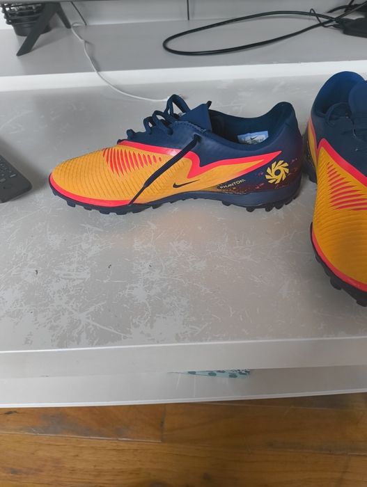 Chuteira Nike Phantom 6 Low Academy Turf EH