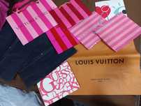 Sacos originais de marcas conhecidas vieram de New York