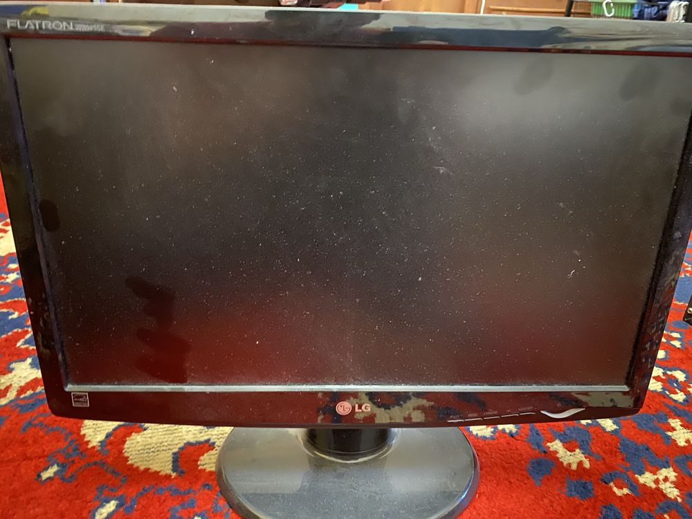 монитор LG w2043se