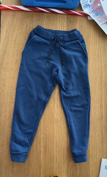 Okaidi spodnie dresowe 110 stan BDB chlopiec dziewczynka