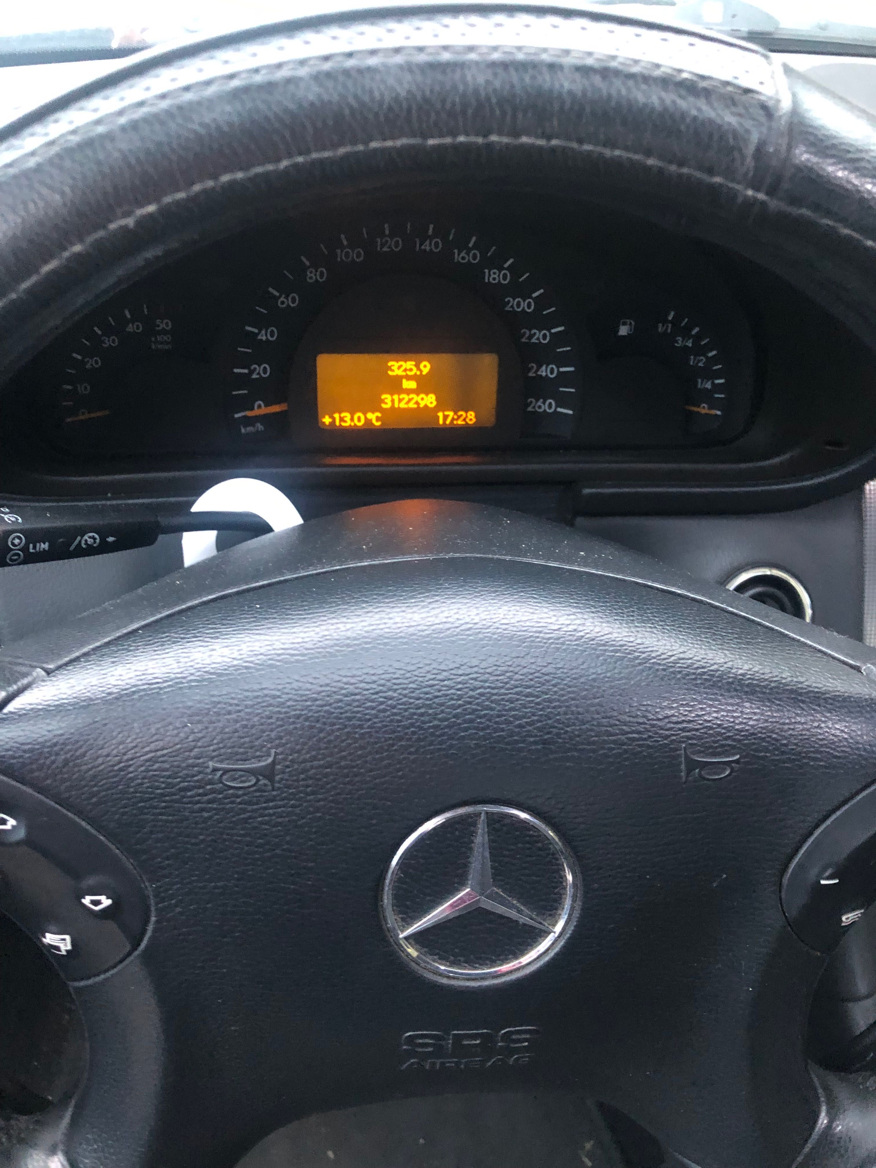 Mercedes Benz C220