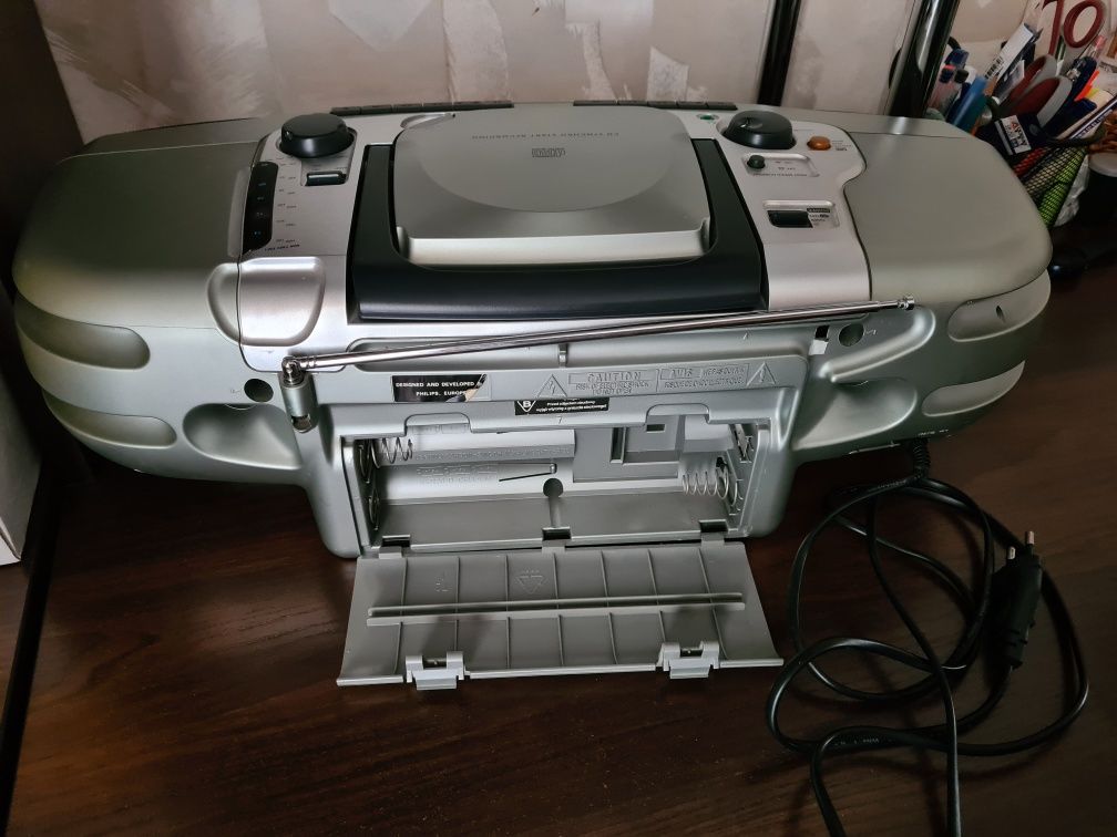 Магнитола Philips az1605