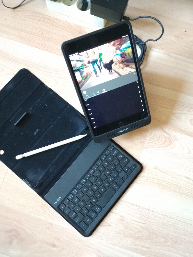 Apple iPad  mini 5 64/Wi-Fi+LAUNCHport + klawiatura !!!