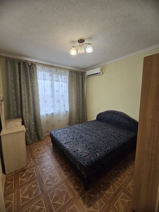 Сдам 2х комнатную у входа в метро Салтовская