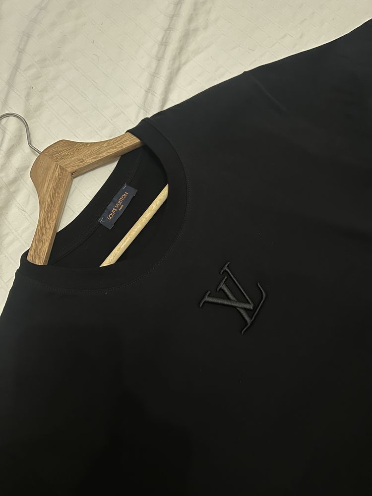 T-shirt Louis Vuitton Preta
