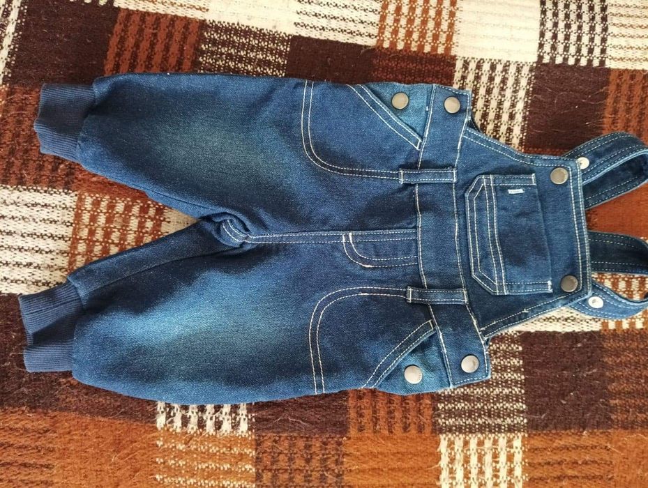 84. Spodenki dla chłopca na szelkach rozmiar 62 firmy Lupil