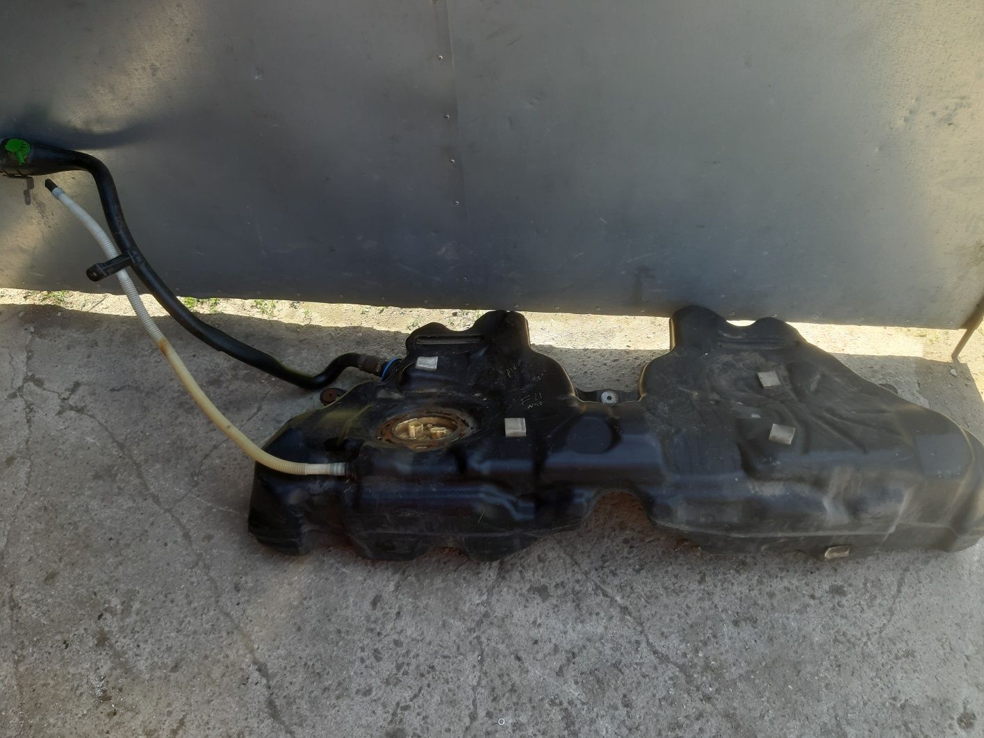 BMW F11 n47 184km 2.0d zbiornik paliwa diesel rura wlewu