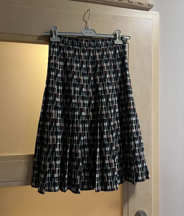 Spódnica plisowana z rozcieciem