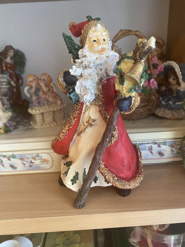 Zestaw figurek Mikołaje z laskami ceramiczne