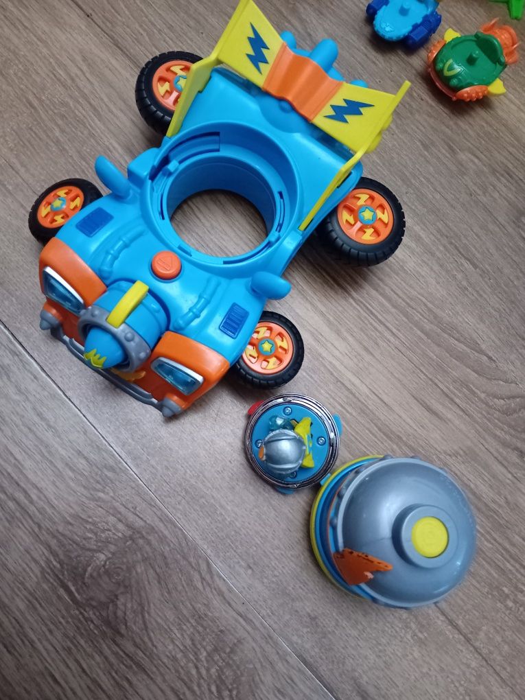Super Things Kazoom Racer auto