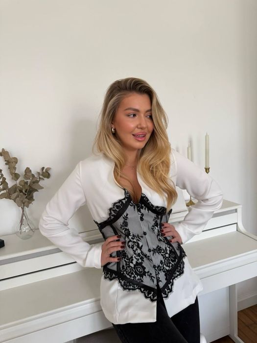 Піджак білий з кружевом