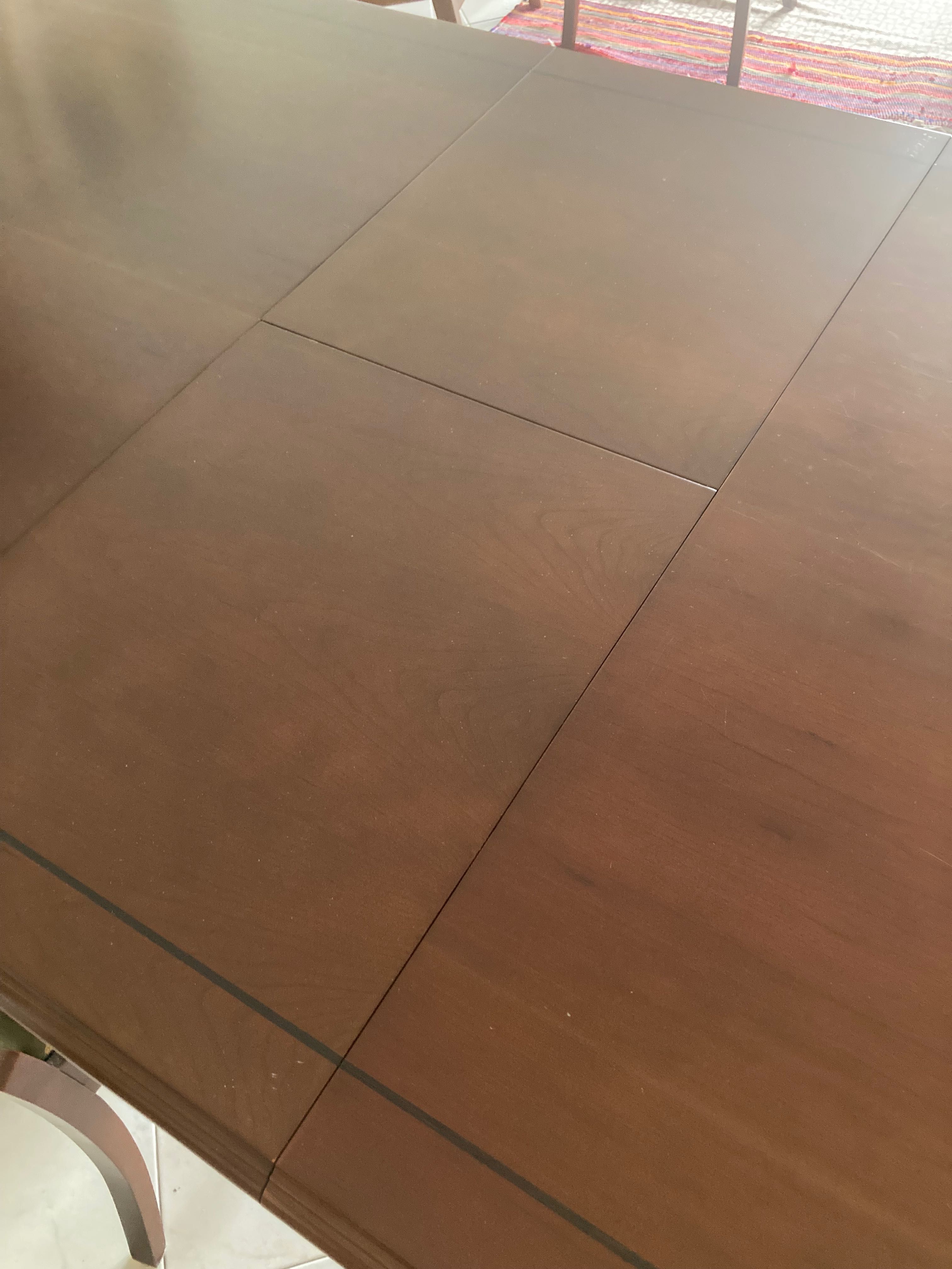 Mesa de jantar em cerejeira maciça