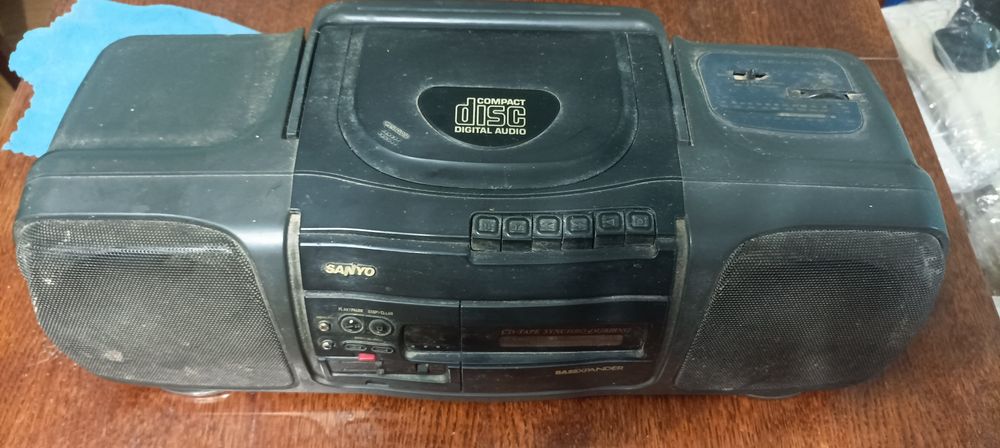 Магнітофон SANYO