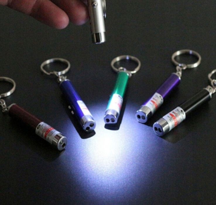 Laser wskaźnik zabawka gadżet brelok