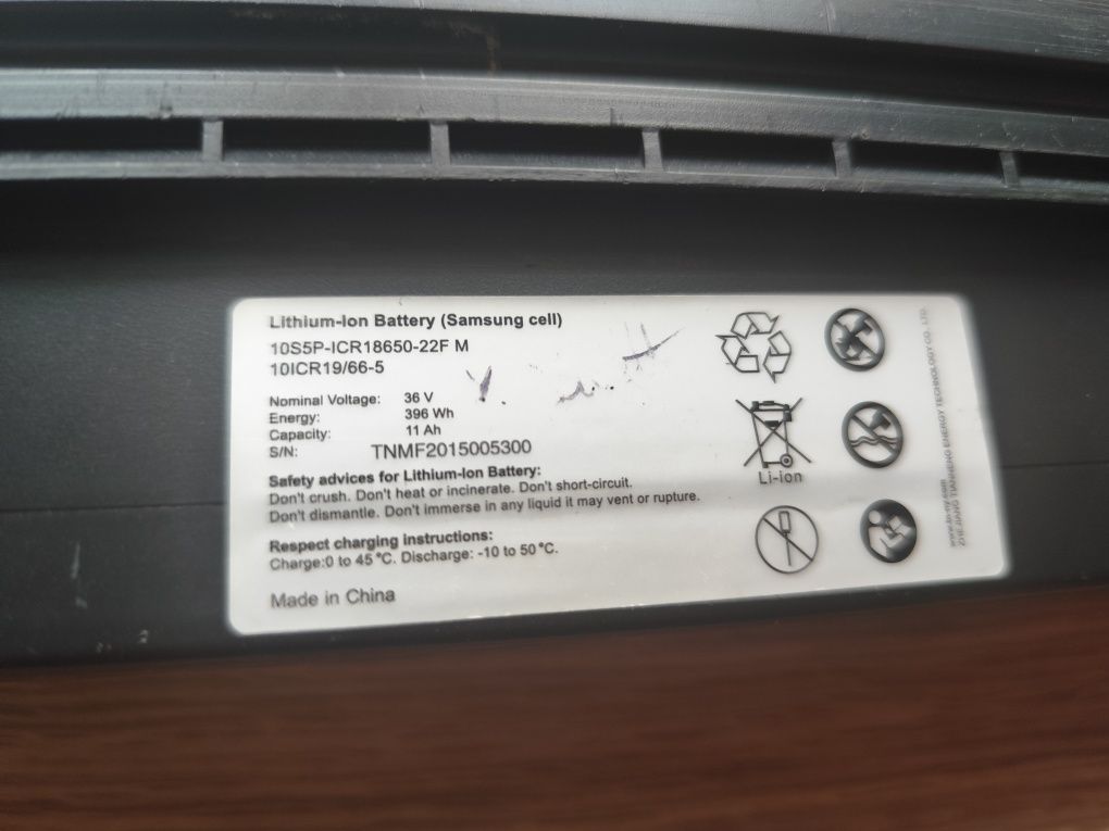 Uszkodzona bateria do roweru elektycznego