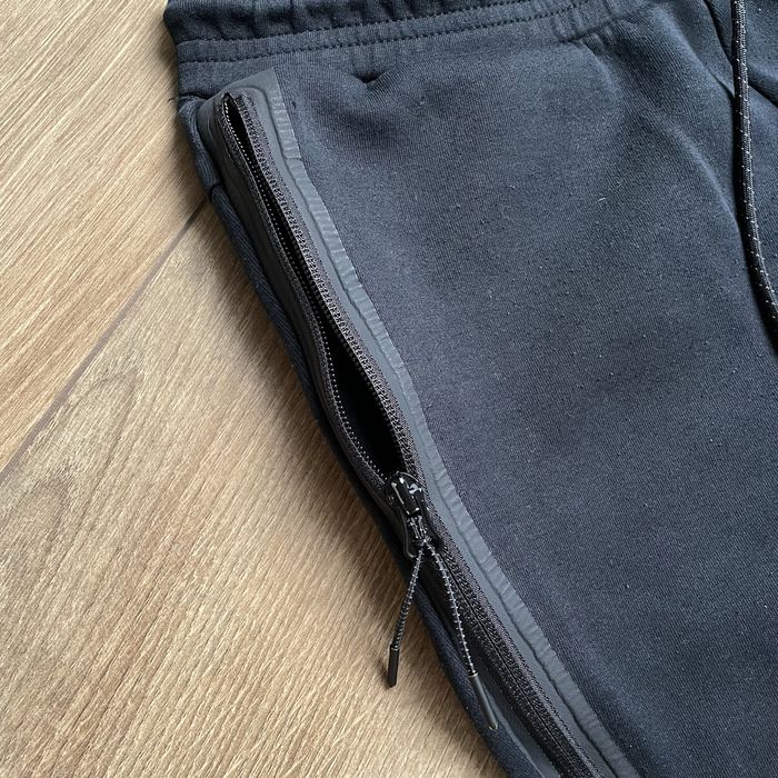 Спортивні штани Nike tech fleece