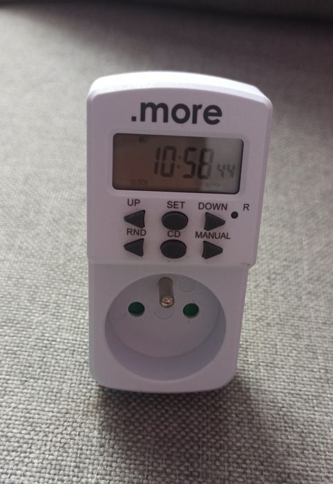 Programator czasowy elektroniczny. more  M20353 PC-1E