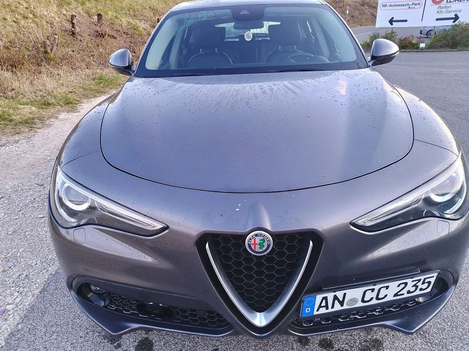 Alfa Romeo Stelvio Po drobnej kolizji, niski przebieg