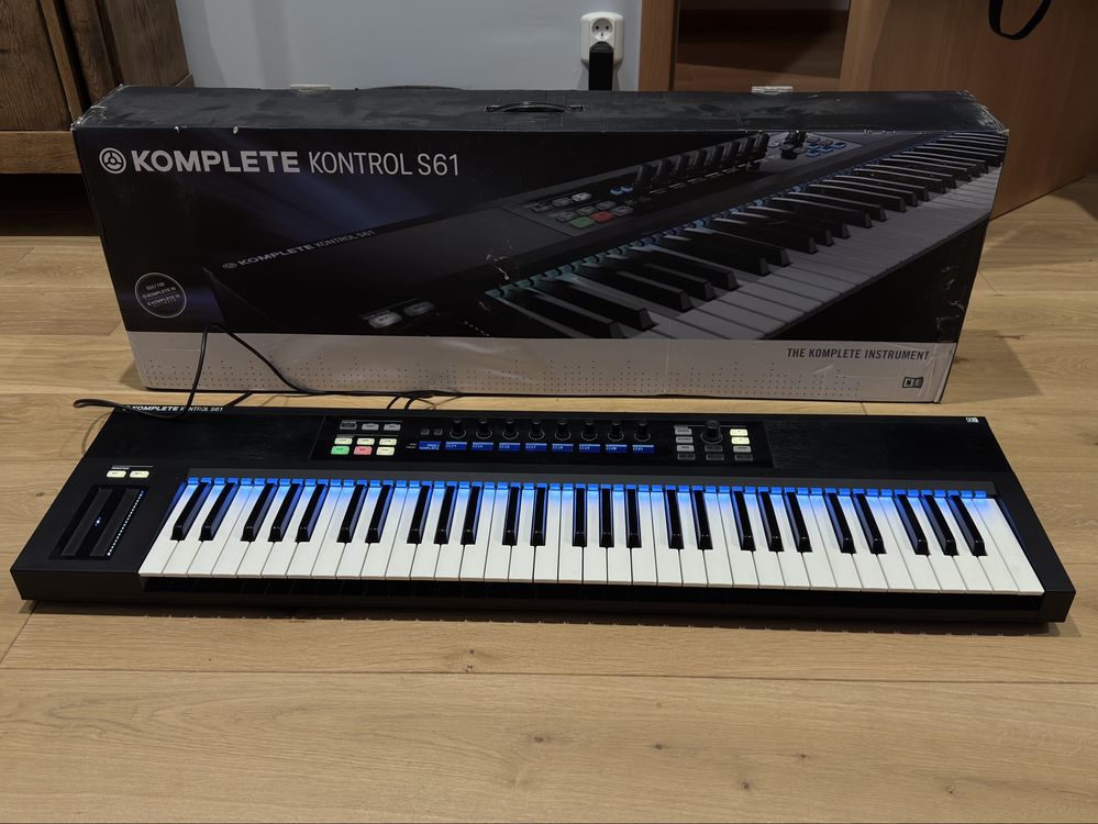 Native instruments komplete kontrol s61 mk1 + soft