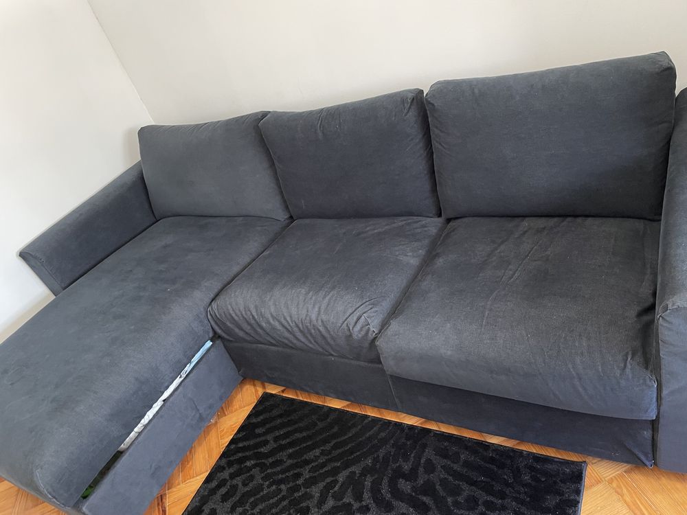 Sofá 3 lugares com chaise longue para arrumação