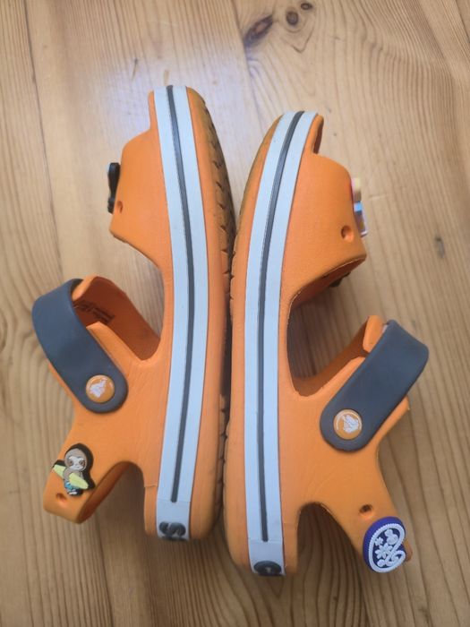 Sandałki Crocs J3