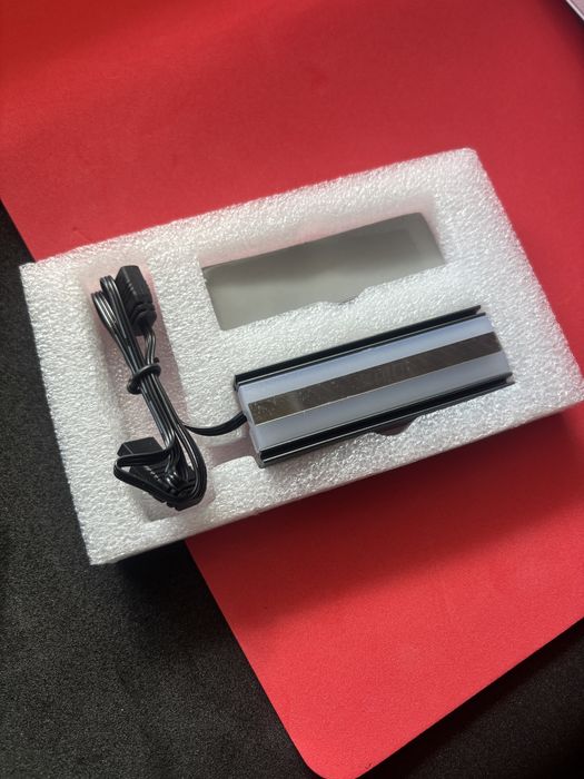Radiator aluminiowy RGB do M.2 SSD NVMe / SATA | termopady
