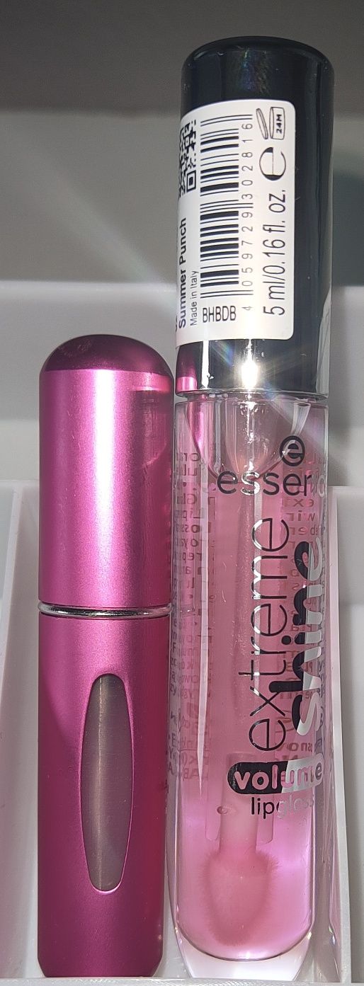 Lip gloss e recarga de perfume