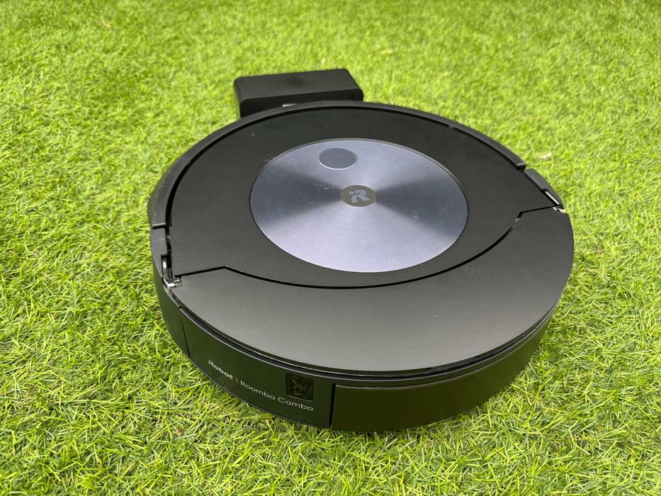 iRobot Roomba Combo j7 – Aspirador e Mopa 2-em 1