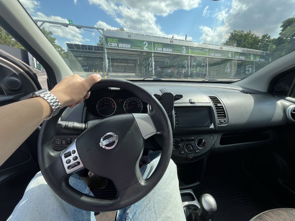 Nissan Note 2011 1.4 бензин