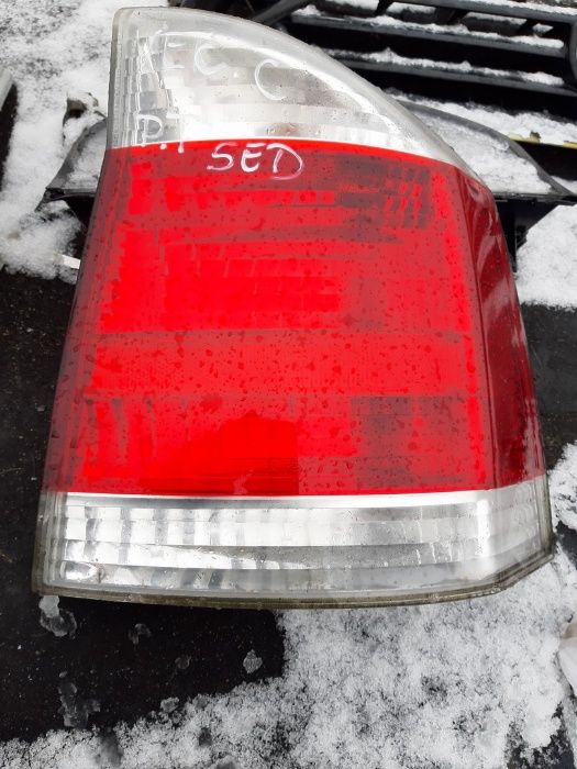 Opel Vectra C lift Sedan lampa prawy tył europa