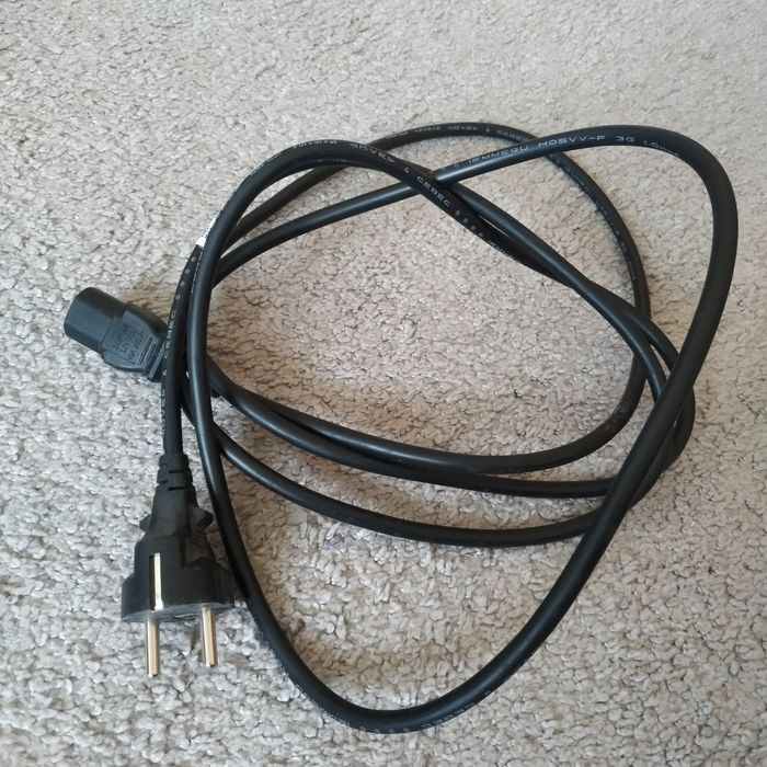 Kabel zasilający 2.5metra do komputera lub monitora