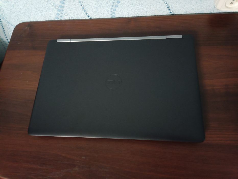 Ноутбук Latitude e5570