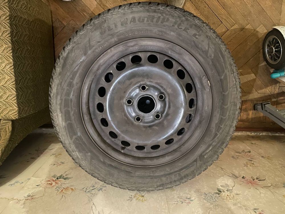 Зимові шини GoodYear UltraGrip Ice 2 (195/65 R15 95T) з дисками