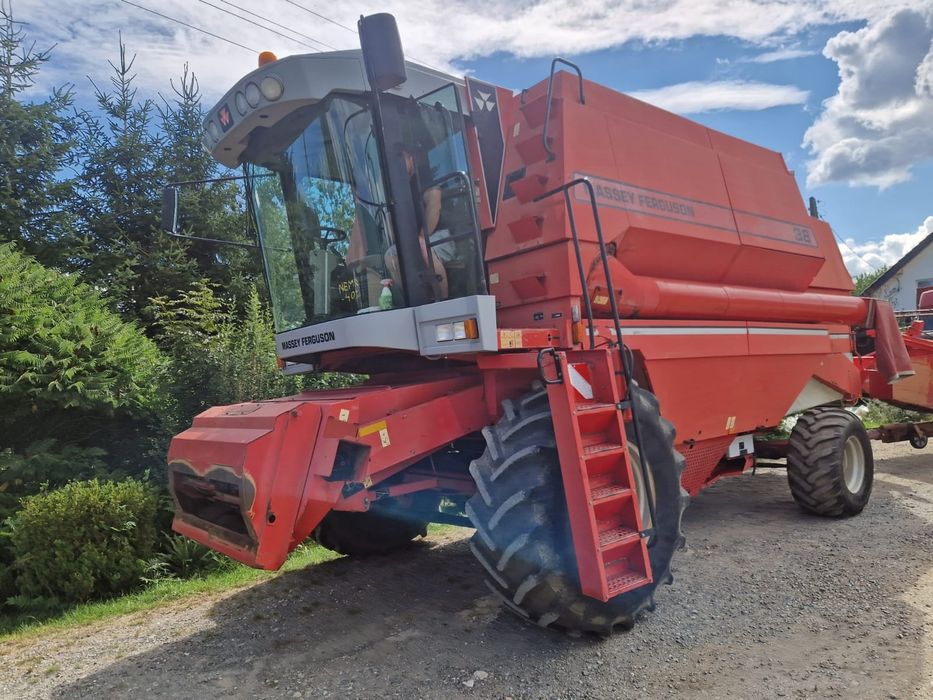 Kombajn zbożowy Massey Ferguson 38 claas mega dominator