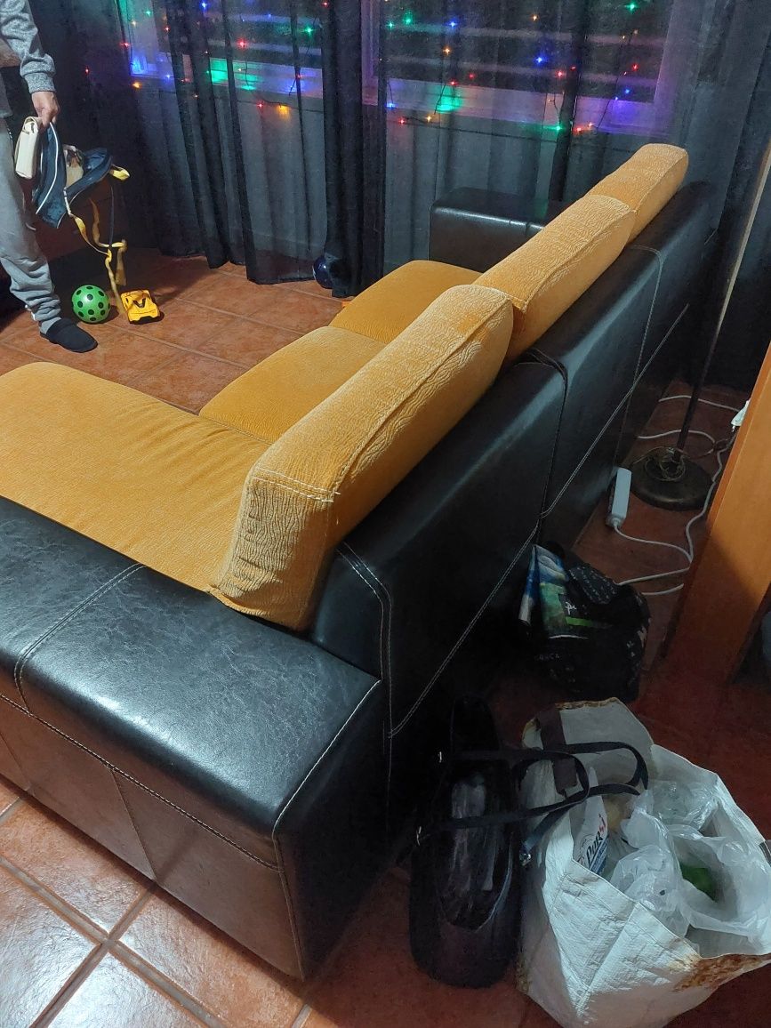 Sofá de 3 lugares com chaise longue