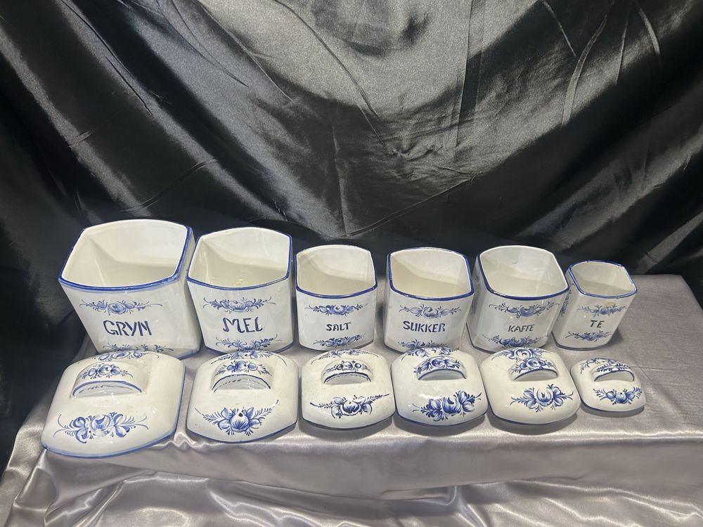 Zestaw sześciu ręcznie malowanych ceramicznych pojemników