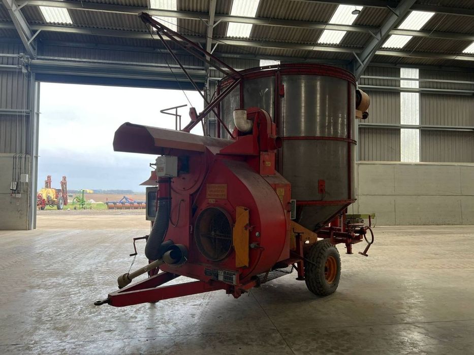 Продам мобільну зерносушарку Pedrotti 12t