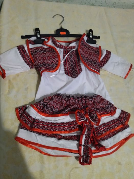 продам костюм на дівчинку
