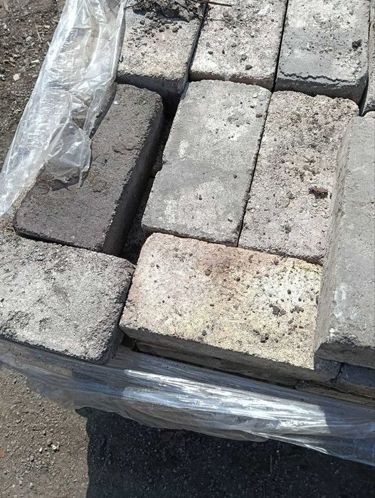 Цегла вогнетривка шамотна б/в (чиста)