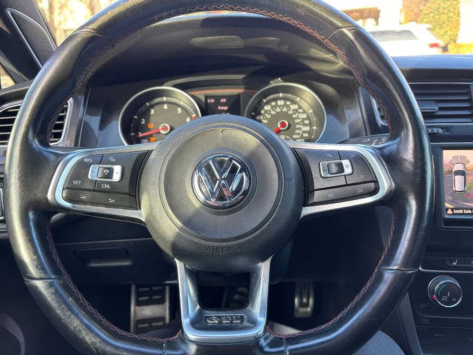 Volkswagen Golf GTI SE      2016