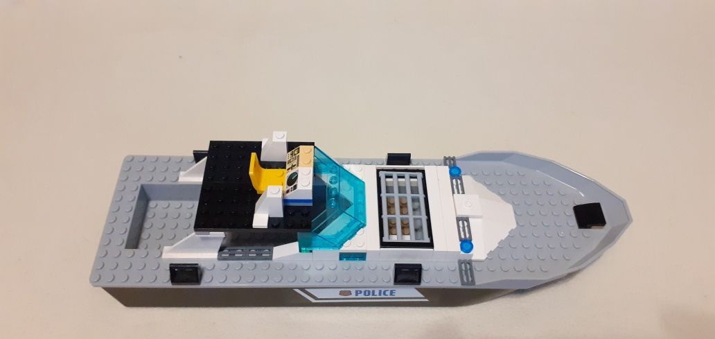 Lego City 60129 - Policyjna łódz
