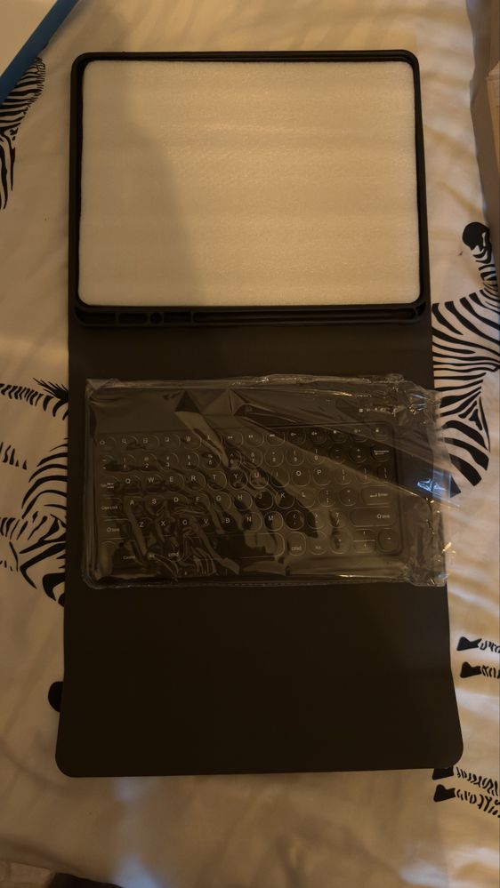 Capa+ teclado Ipad Pro de 12.9, 4,5,6 Geraçao