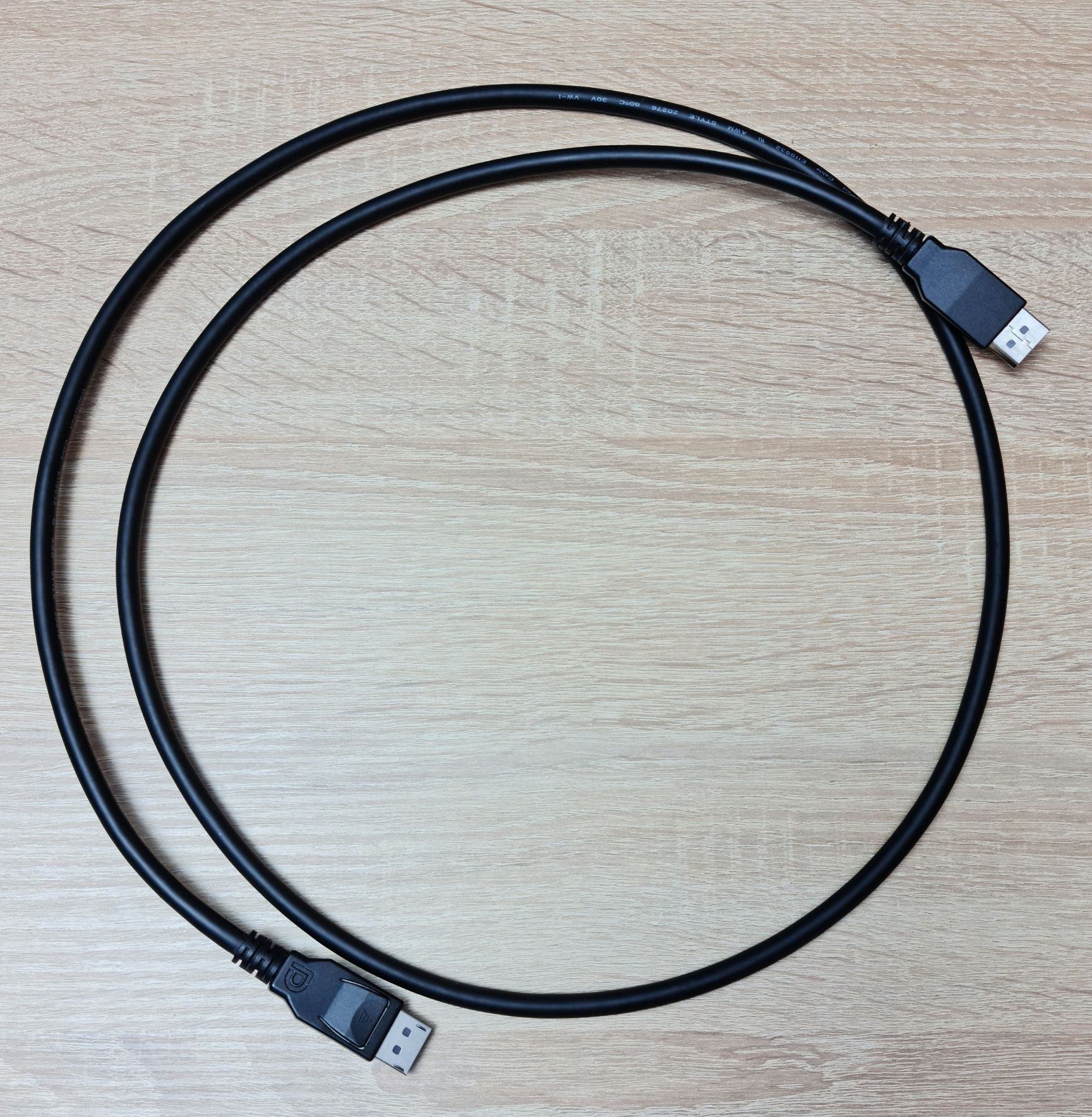 Продам 1,5 м кабель Displayport 1.2