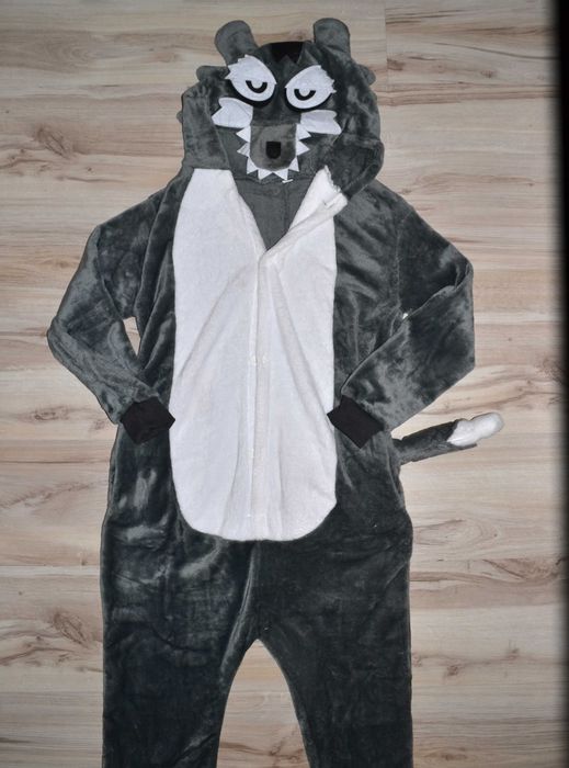 38^ wilk strój przebranie piżama 10/11 Lat_ 140/146