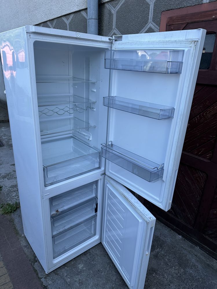 Продам холодильник марки Grundig