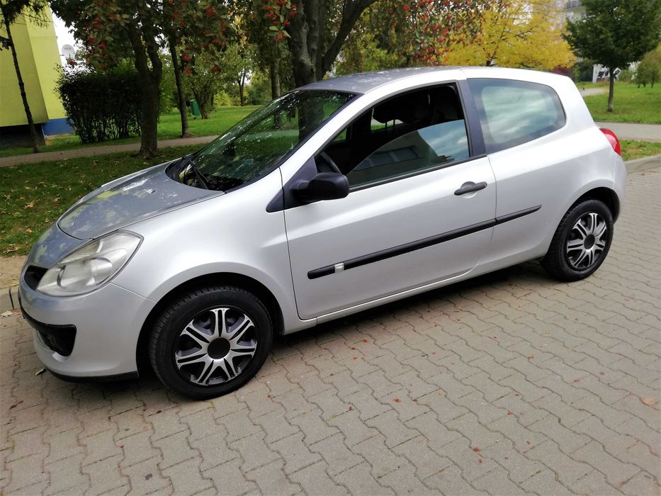 1.2 benz,klima działa, 2005/2006 clio  trójka 185tys,km