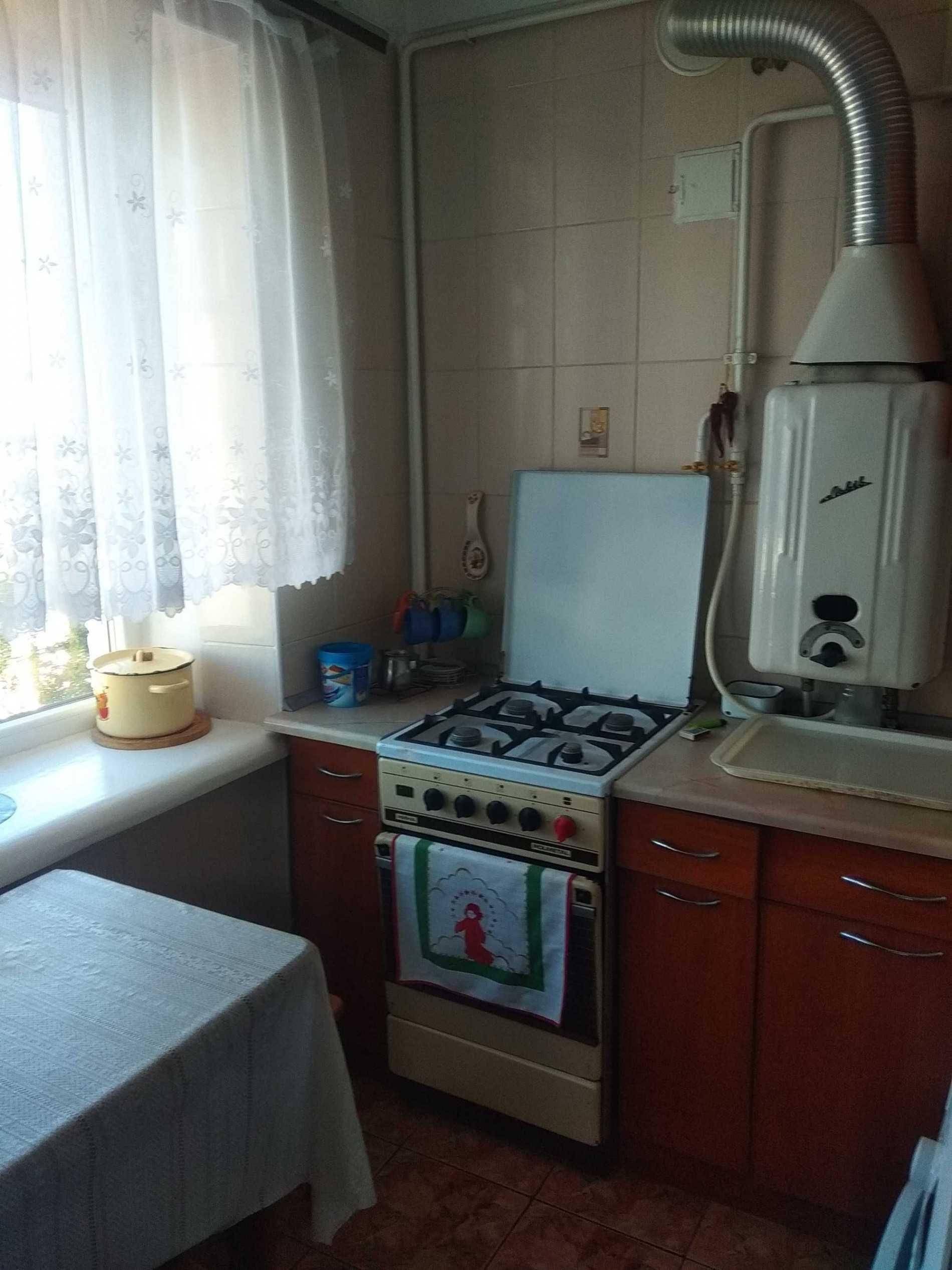 р Продам 2-кімнатну квартиру в центрі з чудовим краєвидом!