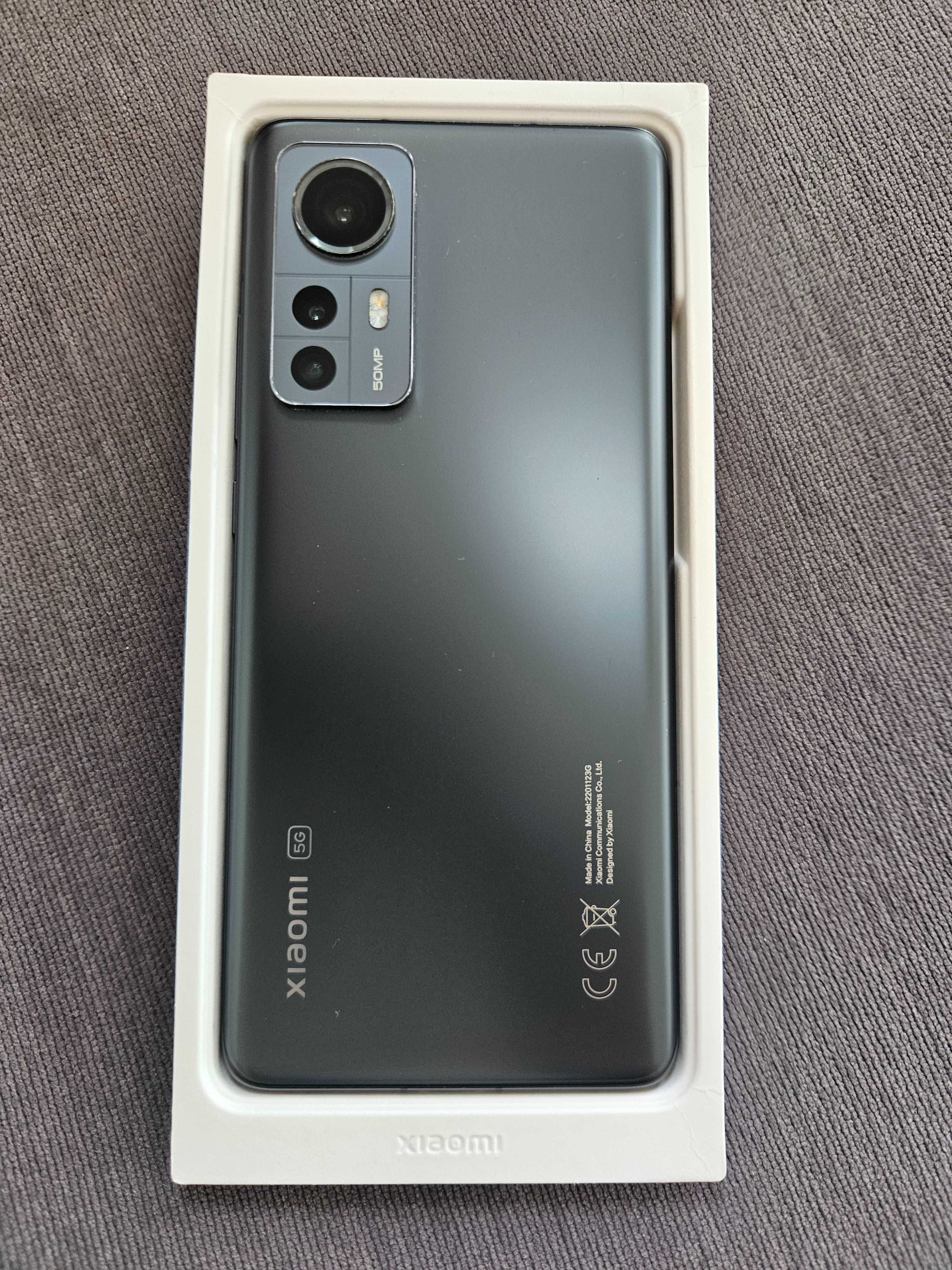 Xiaomi 12 8/128GB